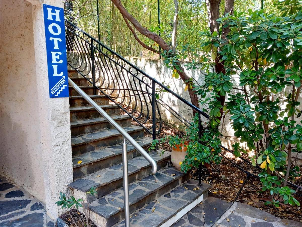 Hotel Cap Soleil Кавалер-сюр-Мер Екстер'єр фото